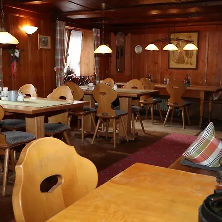 Hoehenpension Glashuette Fruehstueckspension Garni فندق بوندورف ام شفارتزو